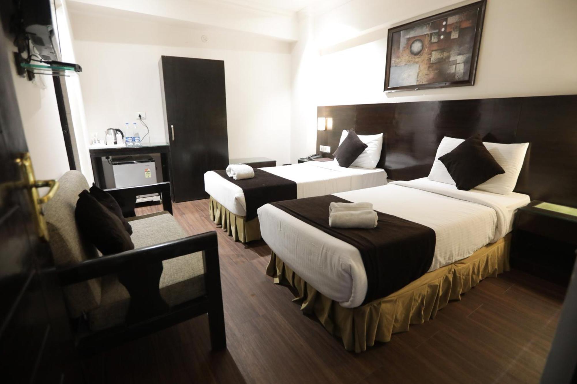 Anr Hotels Лакхнау Экстерьер фото